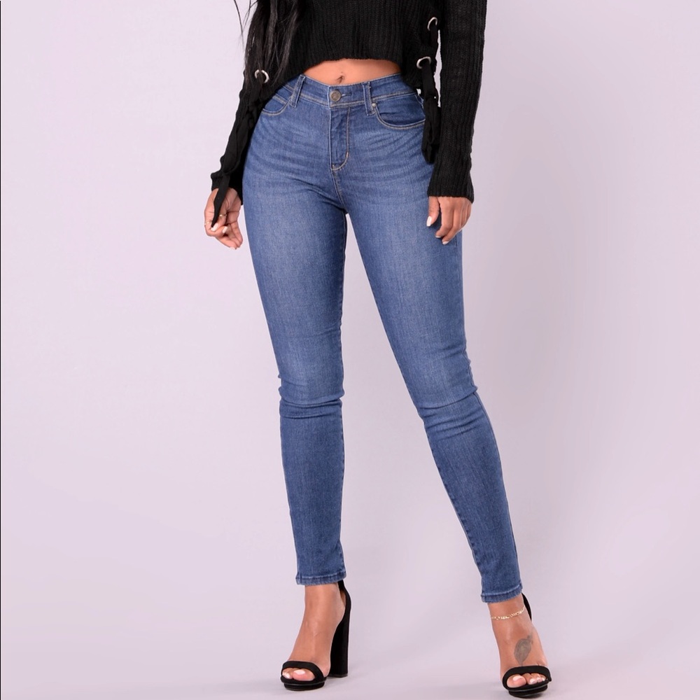 Fashion Nova blue skinny jeans